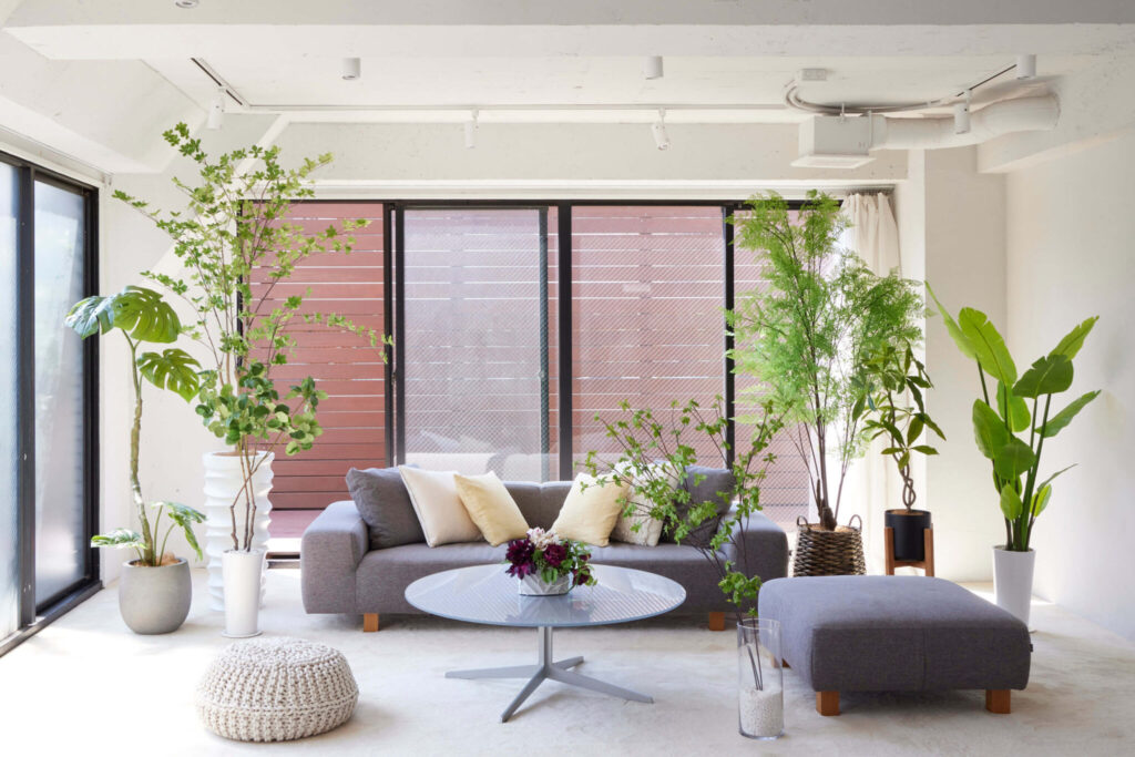 癒しの空間を彩るフェイクグリーンの使用例3 / Fake Greenery Idea 3 for a Healing Space